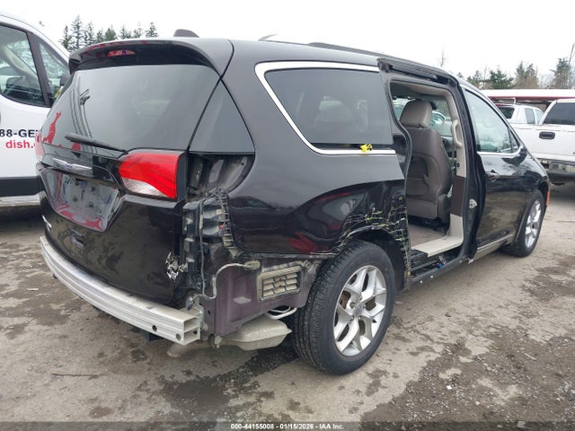 Chrysler Pacifica Touring L 2018 2C4RC1BG8JR312346 Image 4
