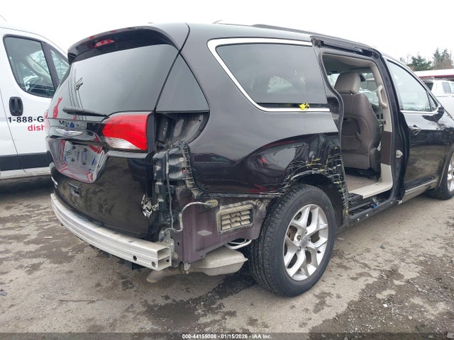 Chrysler Pacifica Touring L 2018 2C4RC1BG8JR312346 Image 6