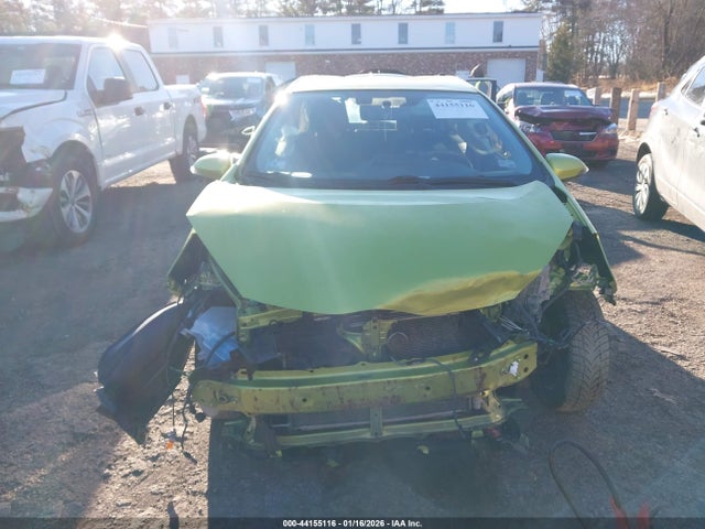 JTDKDTB37F1088361 Toyota Prius C Two