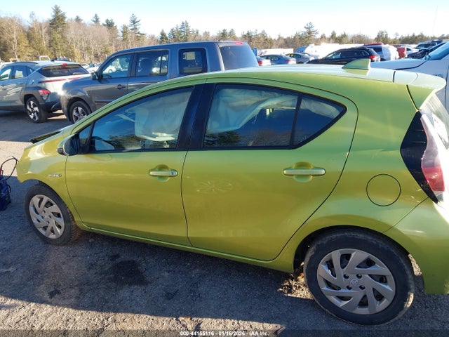 JTDKDTB37F1088361 Toyota Prius C Two