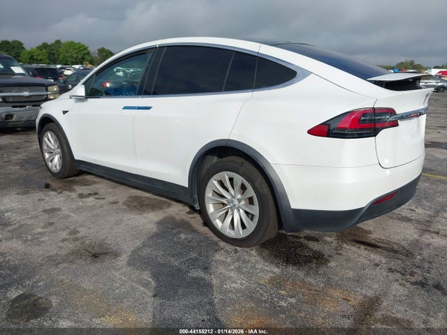 2020 TESLA MODEL X 5YJXCDE22LF248313 Photo 2