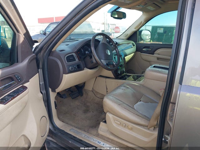 2011 GMC YUKON XL 1500 1GKS1MEF0BR280287 Photo 4