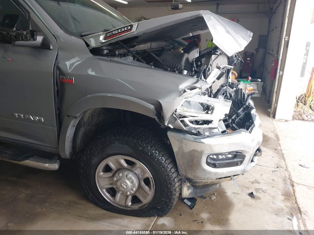 44155590 :رقم المزاد ، 3C6UR5FJ9NG373326 vin ، 2022 Ram 2500 Laramie  4x4 6'4 Box مزاد بيع