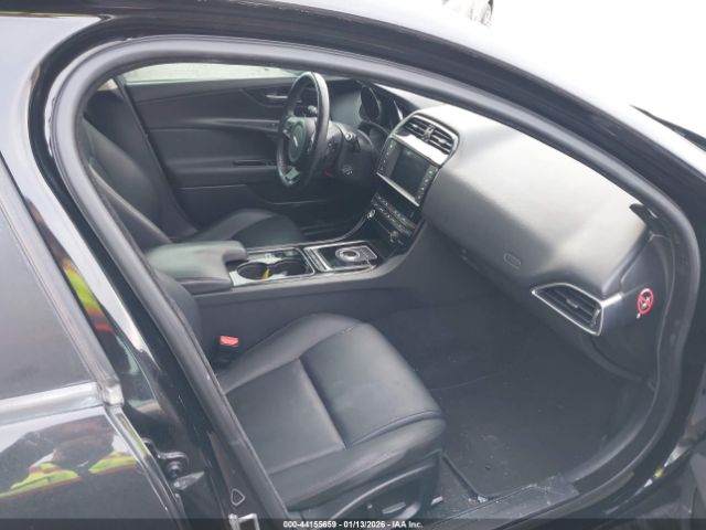 2017 JAGUAR XE SAJAJ4BV9HA960829 Photo 4