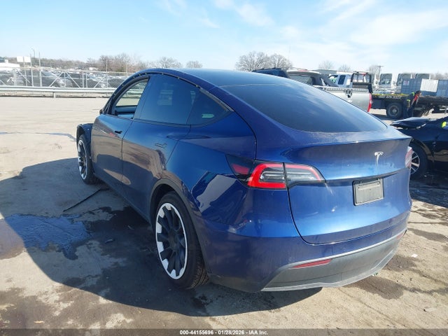 2021 TESLA MODEL Y 5YJYGDED4MF123082 Photo 2