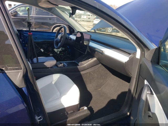 2021 TESLA MODEL Y 5YJYGDED4MF123082 Photo 4