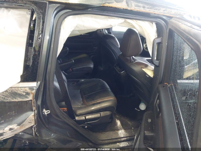 JN8AY3BA3S9001702 Nissan Armada Sl 2wd