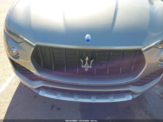 2017 MASERATI LEVANTE ZN661YUL6HX199860 Photo 5