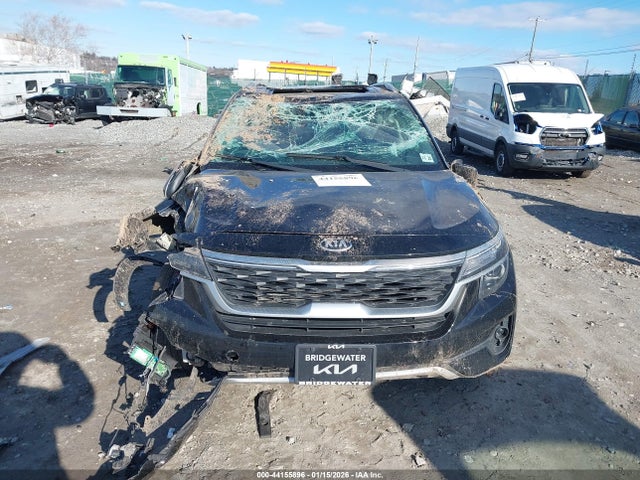 KNDERCAA5M7152308 KIA SELTOS EX