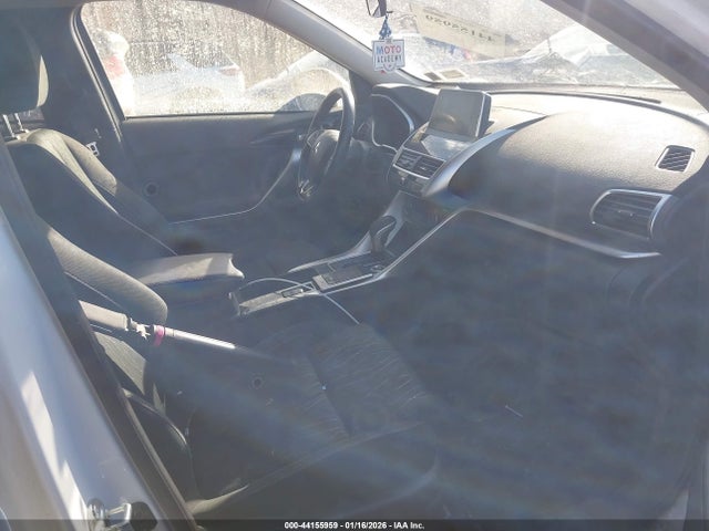 2018 MITSUBISHI ECLIPSE CROSS JA4AT5AAXJZ061993 Photo 4