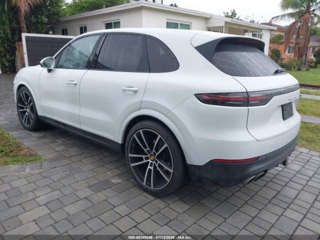 2019 PORSCHE CAYENNE WP1AB2AY1KDA62046 Photo 2