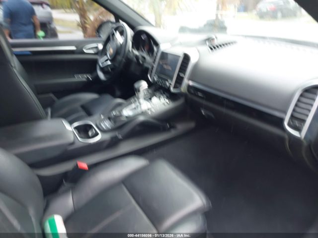 2018 PORSCHE CAYENNE WP1AA2A21JKA04981 Photo 4