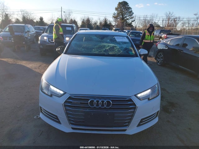 2017 Audi A4 2.0t Premium მანქანა იყიდება აუქციონზე, vin: WAUANAF4XHN025831, აუქციონის ნომერი: 44156098