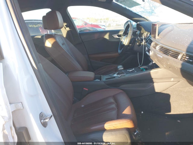 2017 AUDI A4 WAUANAF4XHN025831 Photo 4
