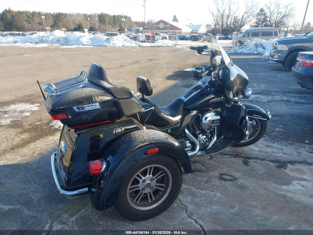 2016 HARLEY-DAVIDSON FLHTCUTG 1HD1MAL31GB857767 Photo 3