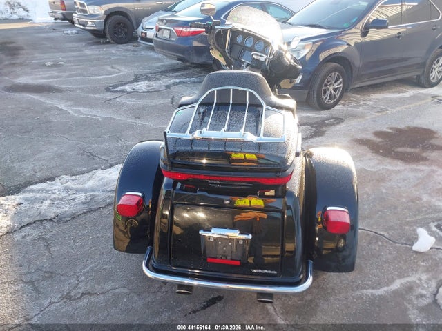 2016 HARLEY-DAVIDSON FLHTCUTG 1HD1MAL31GB857767 Photo 5