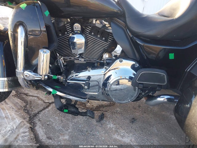 2016 HARLEY-DAVIDSON FLHTCUTG 1HD1MAL31GB857767 Photo 8