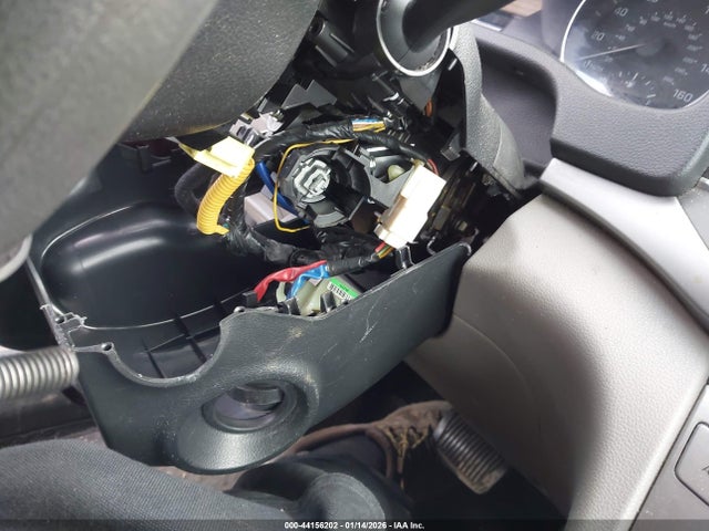 KMHD74LF8HU428421 Hyundai ELANTRA SE
