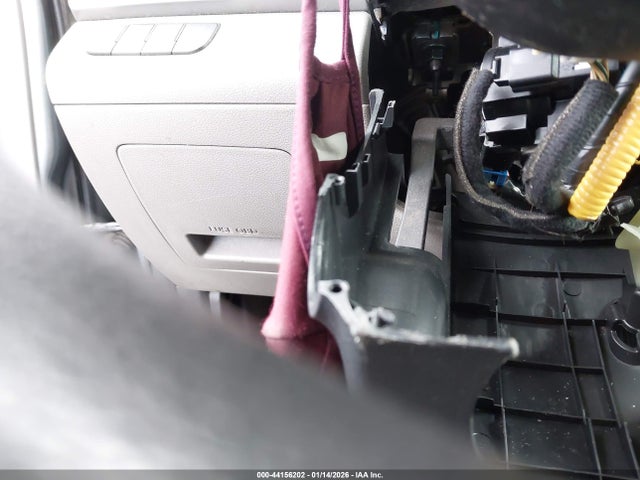 KMHD74LF8HU428421 Hyundai ELANTRA SE