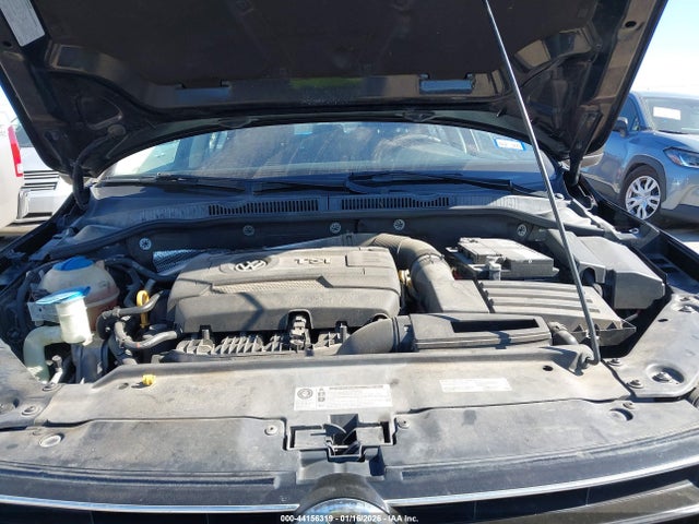 44156319 :رقم المزاد ، 3VWD17AJ9FM334058 vin ، 2015 Volkswagen Jetta 1.8t Se مزاد بيع