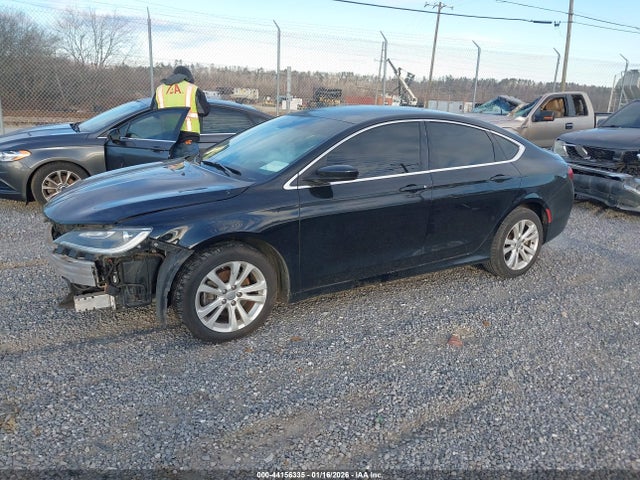 Chrysler 200 Limited 2016 1C3CCCAB6GN136902 Image 2