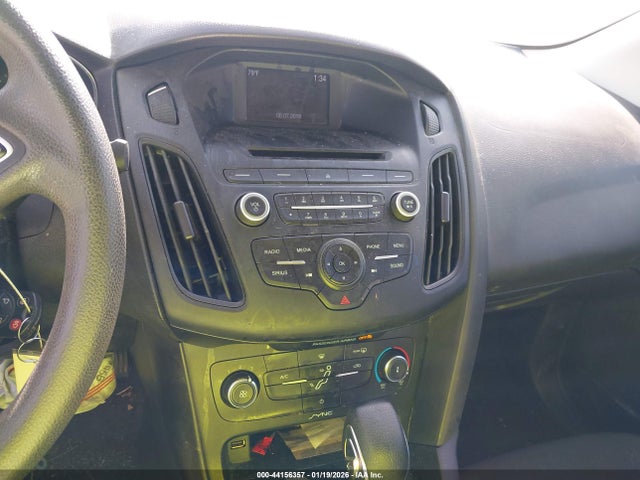 1FADP3F21HL295584 Ford FOCUS SE