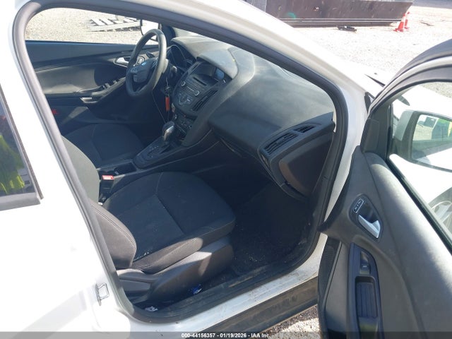 1FADP3F21HL295584 Ford FOCUS SE