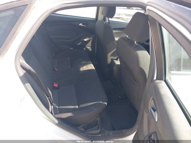 1FADP3F21HL295584 Ford FOCUS SE