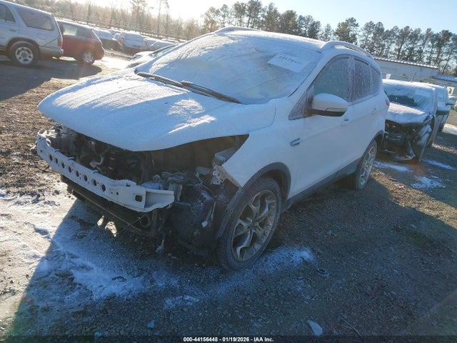 1FMCU9J92EUE19269 Ford Escape Titanium