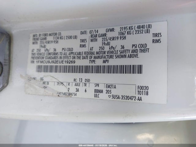 1FMCU9J92EUE19269 Ford Escape Titanium