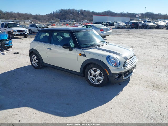 2009 MINI COOPER WMWMF33539TW72670 Photo 0