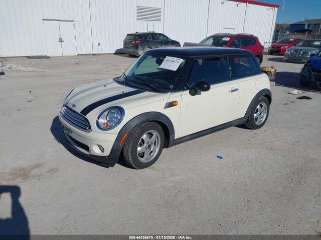 2009 MINI COOPER WMWMF33539TW72670 Photo 1