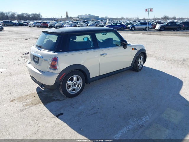 2009 MINI COOPER WMWMF33539TW72670 Photo 3
