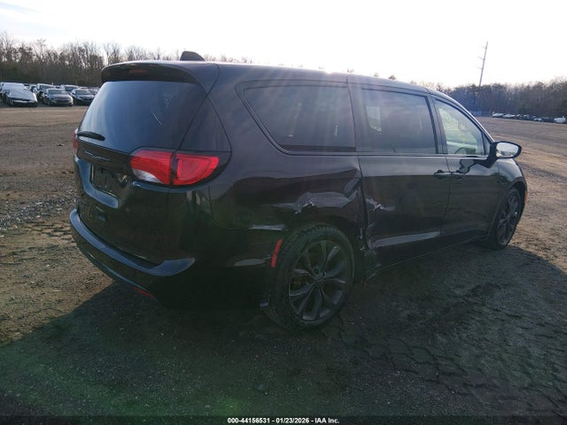 Продаж на аукціоні авто 2020 Chrysler Pacifica Touring, vin: 2C4RC1FG6LR147748, номер лоту: 44156531