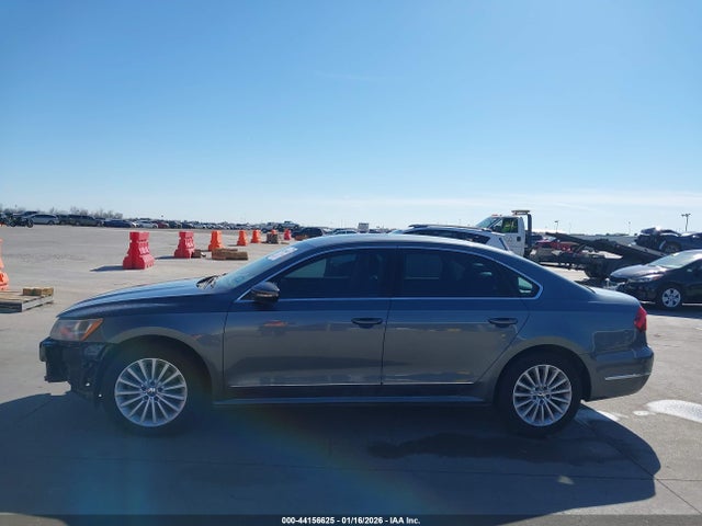 2017 Volkswagen Passat 1.8t Se მანქანა იყიდება აუქციონზე, vin: 1VWBT7A32HC023255, აუქციონის ნომერი: 44156625