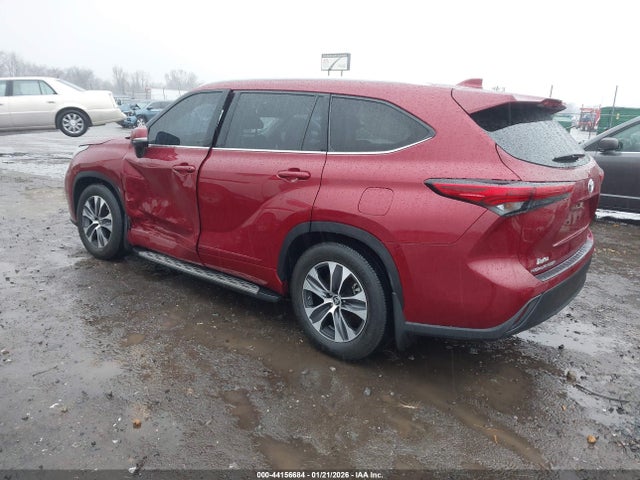 2022 TOYOTA HIGHLANDER 5TDGZRAHXNS138663 Photo 2