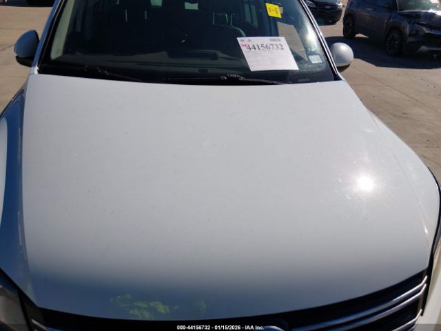 2017 VOLKSWAGEN TIGUAN WVGVV7AX4HW500436 Photo 5