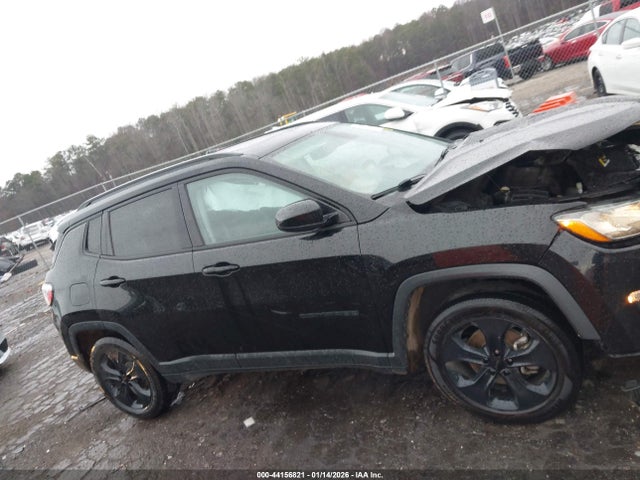 44156821 :رقم المزاد ، 3C4NJDBB6MT579853 vin ، 2021 Jeep Compass Altitude 4x4 مزاد بيع