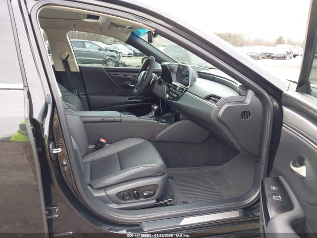 44156892 :رقم المزاد ، 58ADZ1B14NU124702 vin ، 2022 Lexus Es 350 مزاد بيع