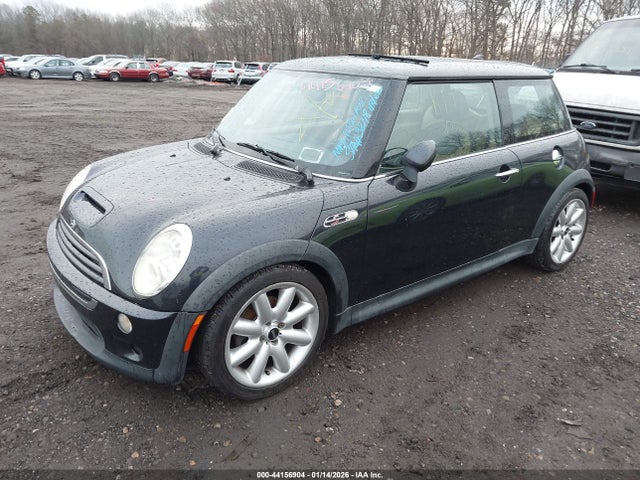 2006 MINI COOPER S WMWRE33516TL17436 Photo 1