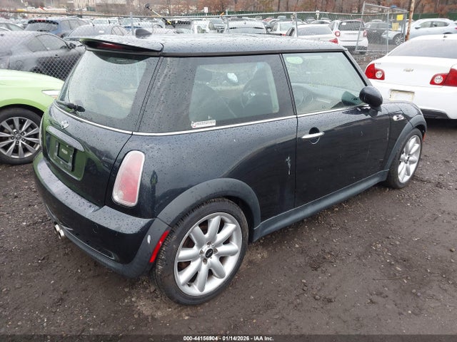 2006 MINI COOPER S WMWRE33516TL17436 Photo 3