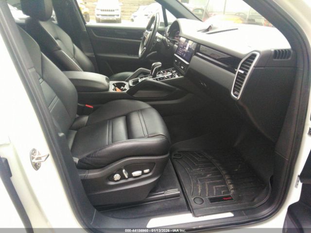 2020 PORSCHE CAYENNE WP1AA2AYXLDA02626 Photo 4