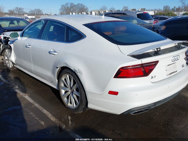 2016 AUDI A7 WAU2GAFCXGN101567 Photo 2