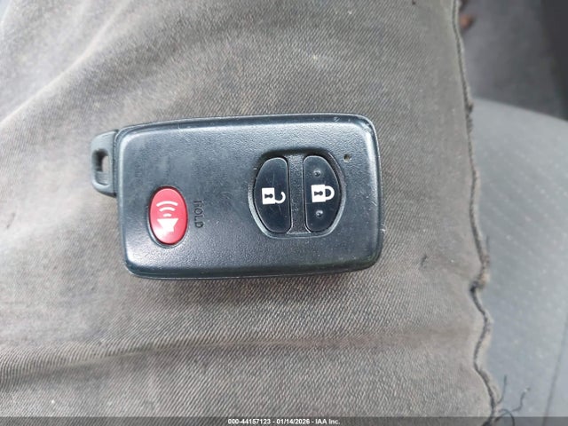 44157123 :رقم المزاد ، JTDKN3DU1B1388541 vin ، 2011 Toyota Prius Two مزاد بيع
