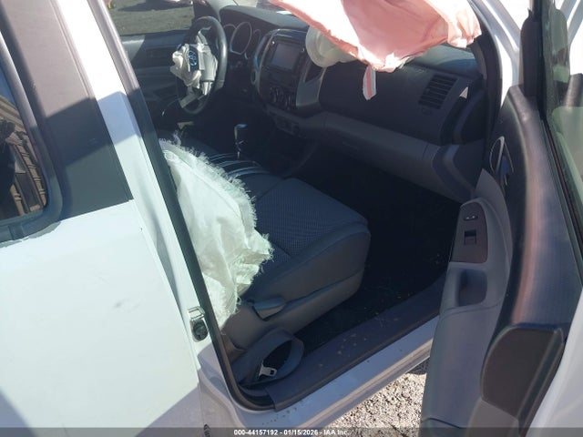 Toyota Tacoma Base V6 2015 3TMLU4EN4FM193594 Image 5