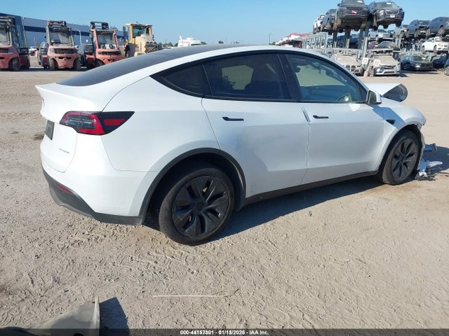 2025 TESLA MODEL Y 7SAYGDEE4SA352948 Photo 3