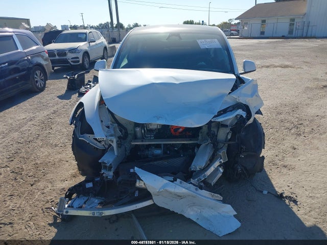 2025 TESLA MODEL Y 7SAYGDEE4SA352948 Photo 5