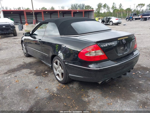 2007 MERCEDES-BENZ CLK 550 WDBTK72F47T080136 Photo 2