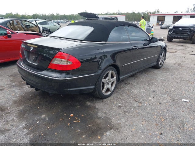 2007 MERCEDES-BENZ CLK 550 WDBTK72F47T080136 Photo 3