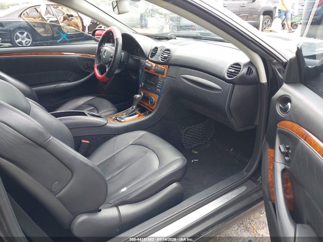 2007 MERCEDES-BENZ CLK 550 WDBTK72F47T080136 Photo 4
